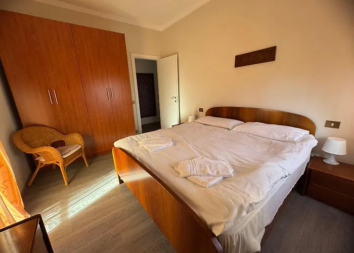 Apartament Nide House *