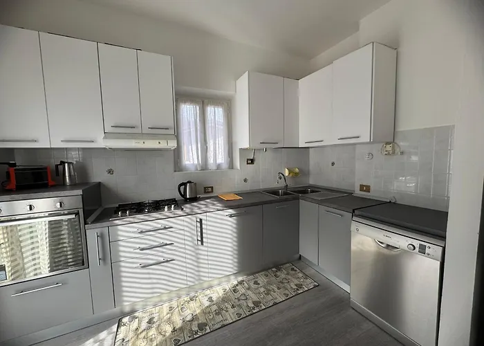 Nide House Apartament Someraro